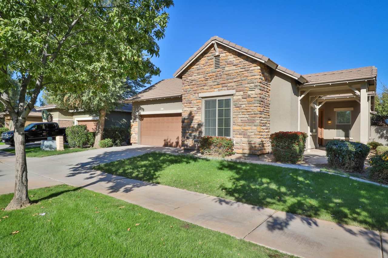 Beautiful Gilbert 4BR/2BA w/ RV Gate, Covered Patio  More – Coming Soon!
