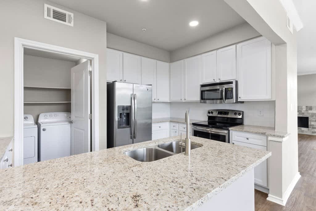 Waters Edge Apartment Homes