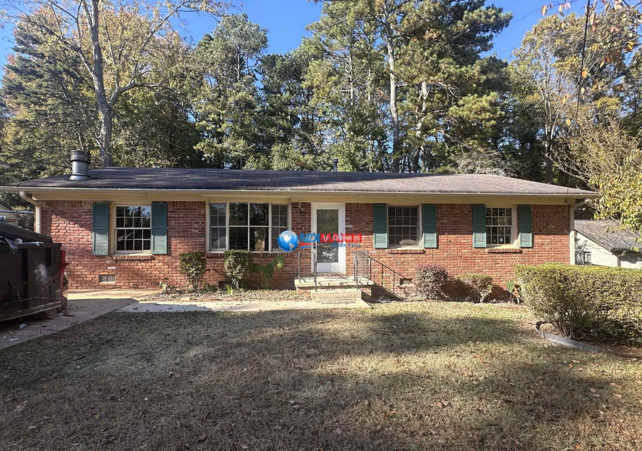Renovated 4-sided brick ranch in Tucker
