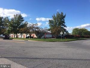 150 AIRPORT Drive unit: 13