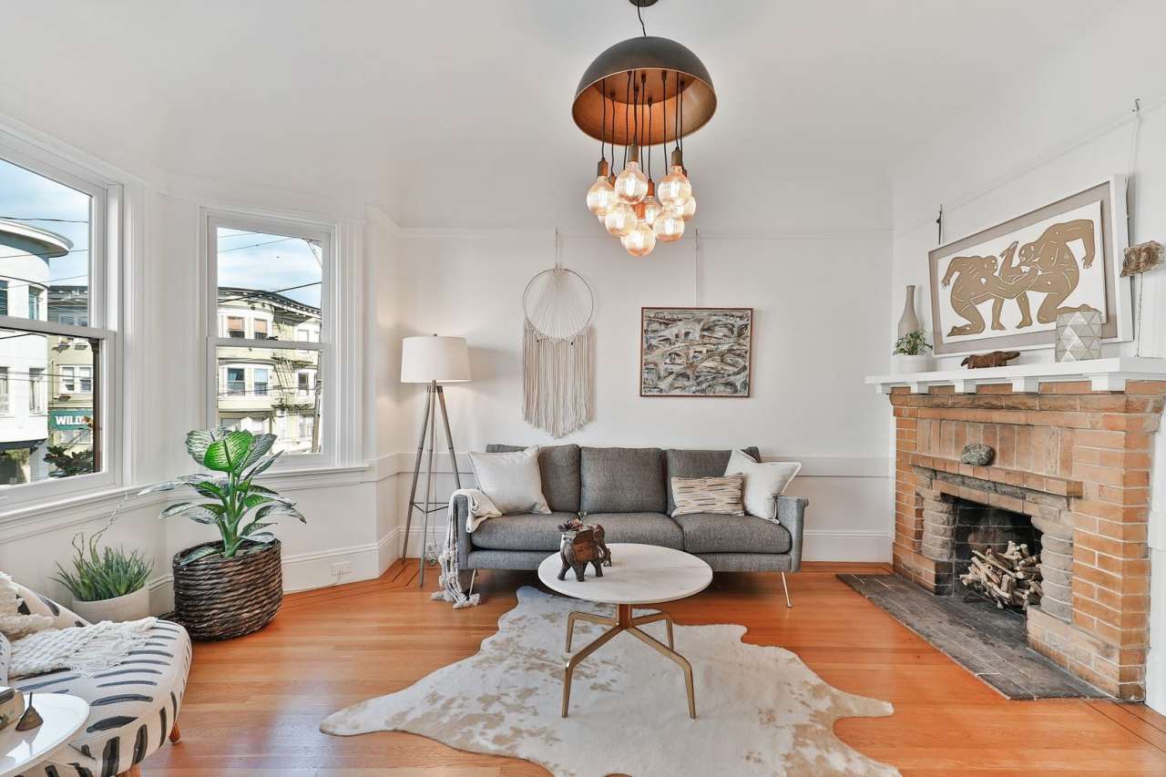 2BR/1BA Spacious Valencia Corridor Luxury Flat! Chef’s Kitchen! In-Unit Laundry! Progressive