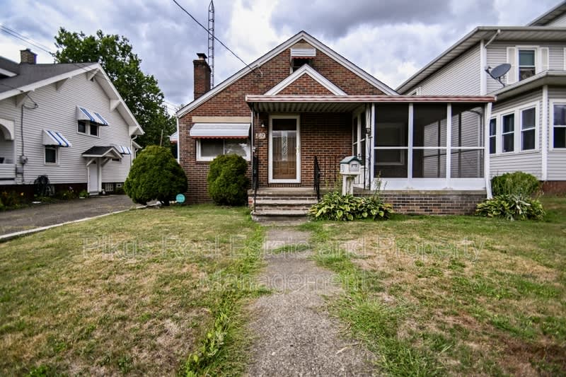 919 Clarendon Avenue Northwest