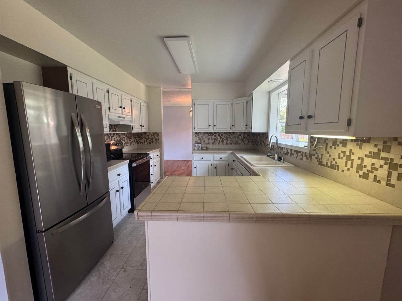 3 bed 2 bath house with 2 car garage in great area!