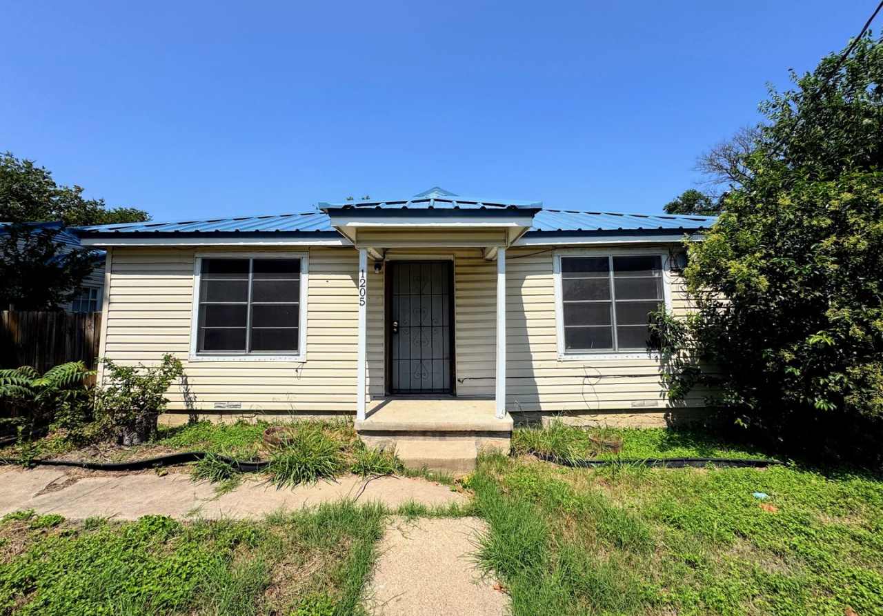 360 Virtual Tour Available