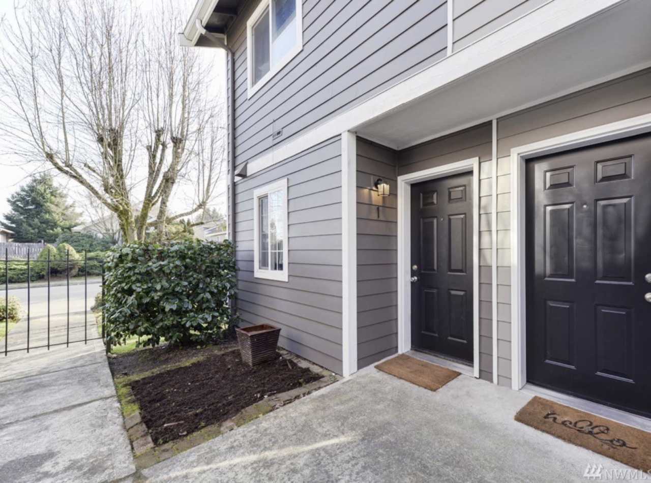 4656 North Pearl Street