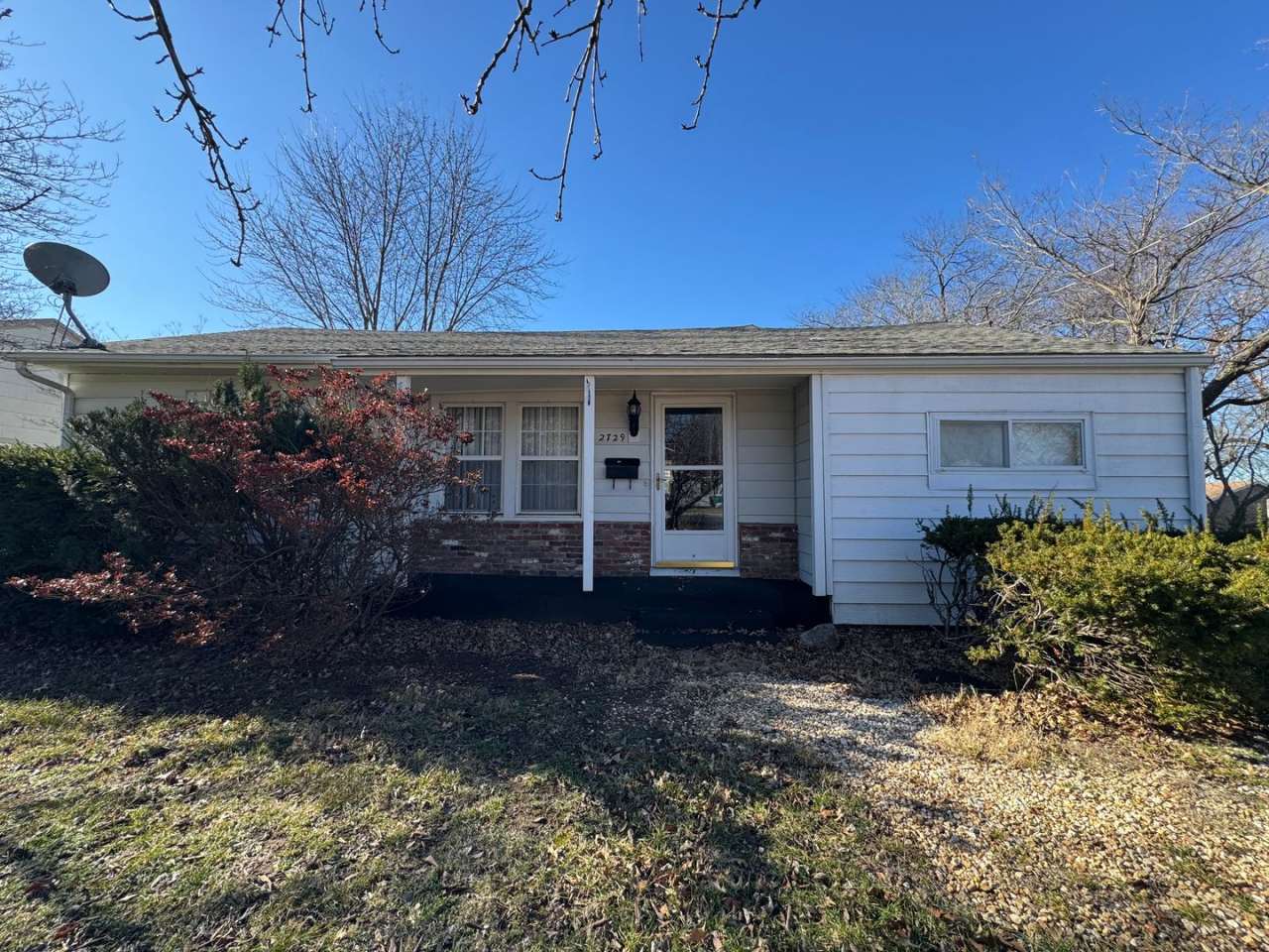 3 bedroom on a corner lot, READY NOW!