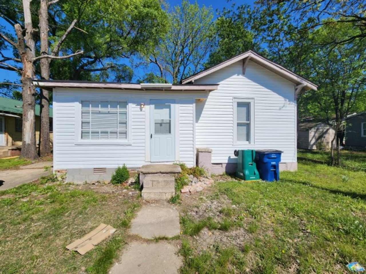 Welcome home to 3716 Marion, North Little Rock, updated, for rent *Move in Special - $0 Deposit option* - Please read the full description*