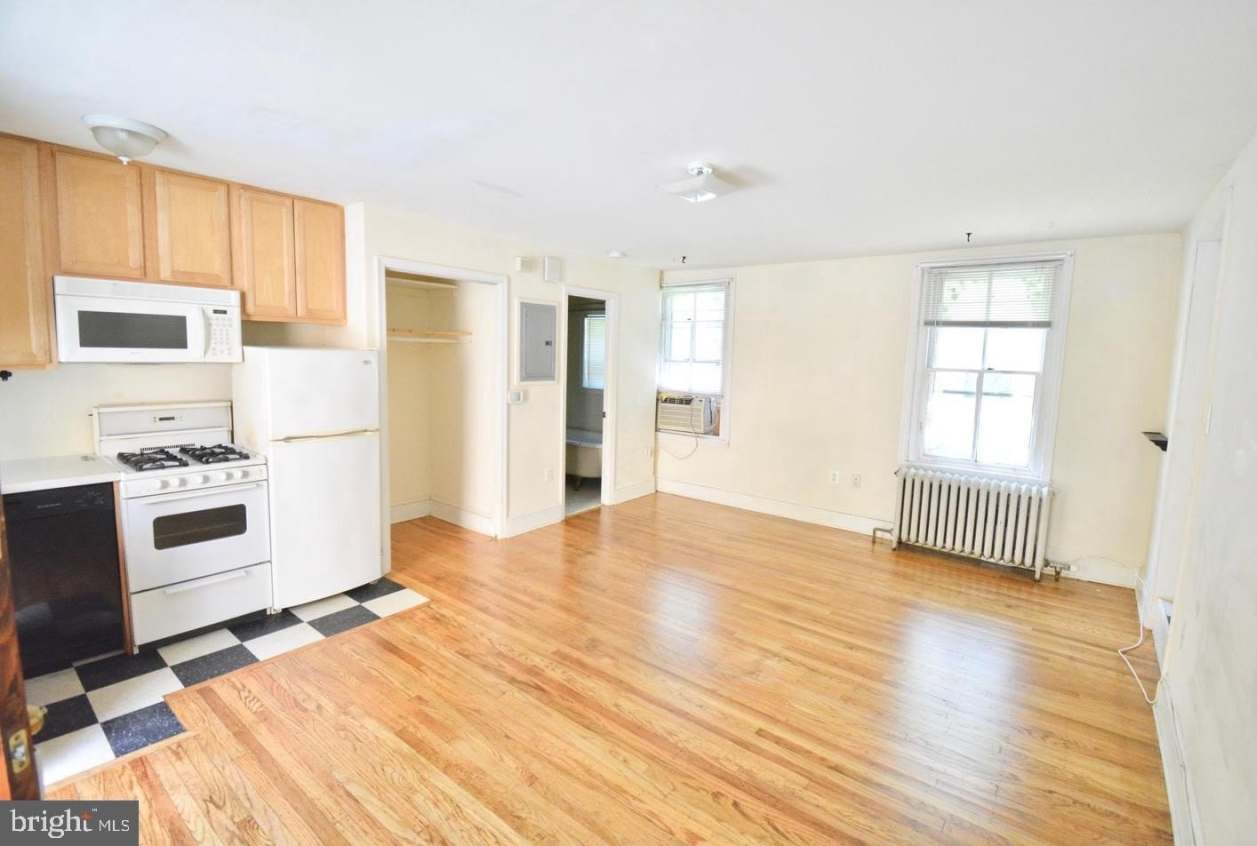 247 W RITTENHOUSE Street unit: 1D