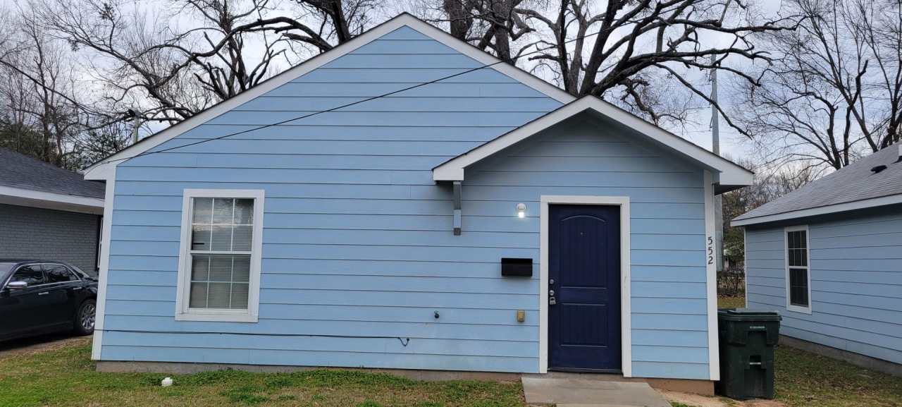 Newer Construction 2 bed/1 bath