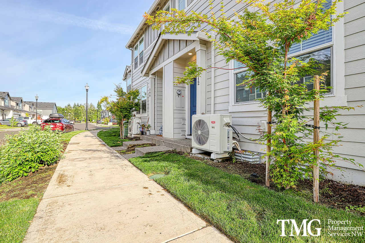 3 Bed 2.5 Bath Townhome in The Hazel Dell Landing Community!!