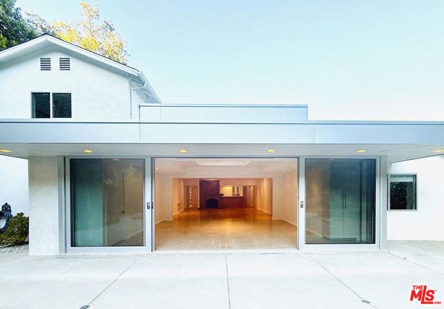 4031 Hollyline Avenue