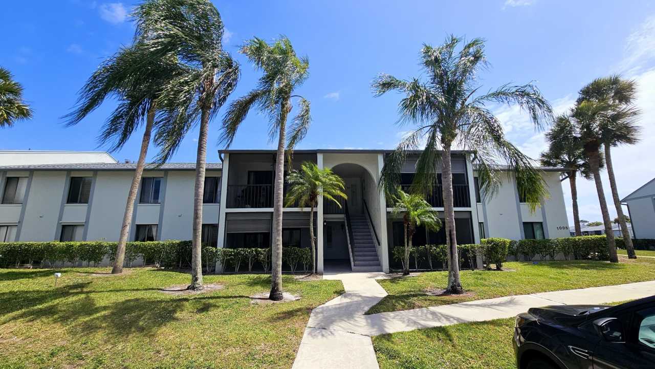 1005 Green Pine Boulevard