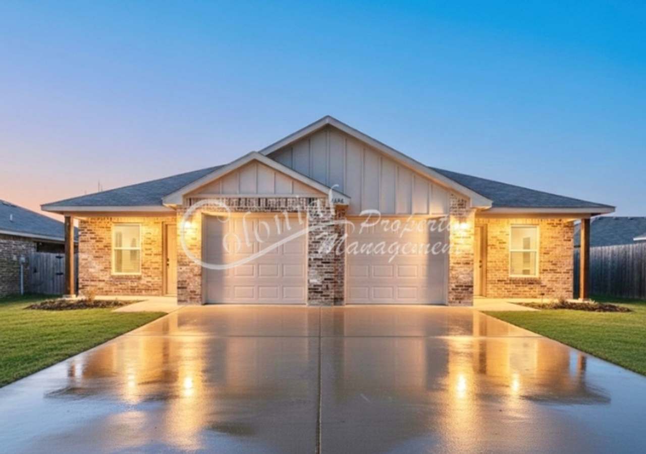 AVAILABLE NOW (SECTION 8 ACCEPTED)