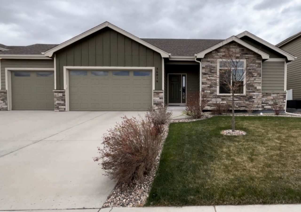 Elegant 3 Bedroom 2.5 Bathroom Home