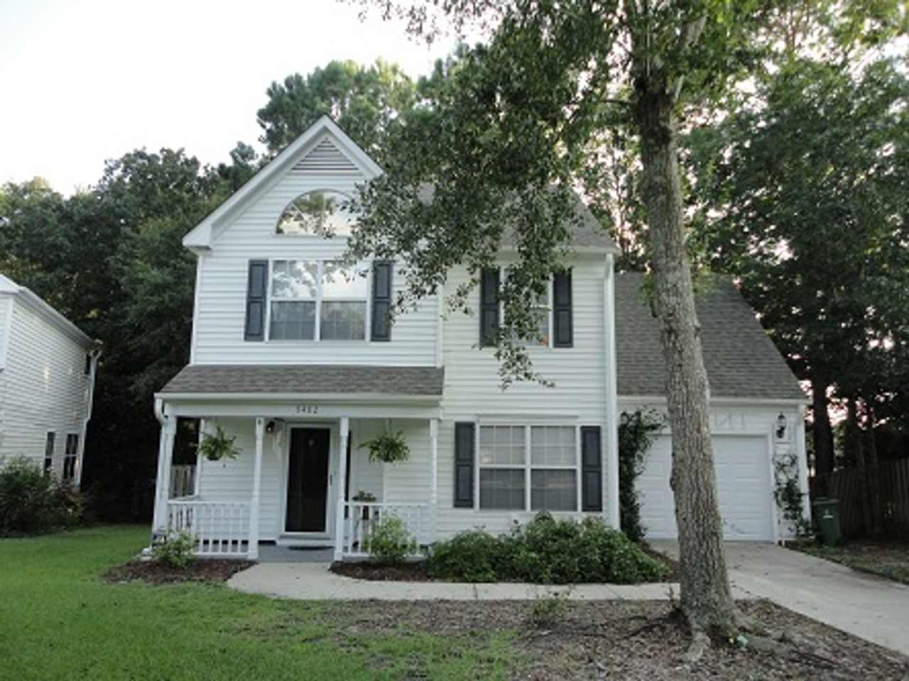 Beautiful 3 Bedroom Home with Bonus Room