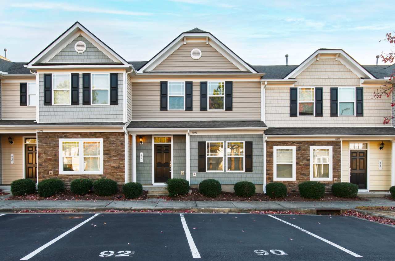 Refined Living: 3BR Townhome in Morrisville’s Keystone Park!