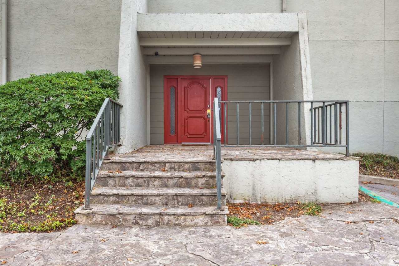 FURNISHED 2-BEDROOM TERRELL HEIGHTS CONDO