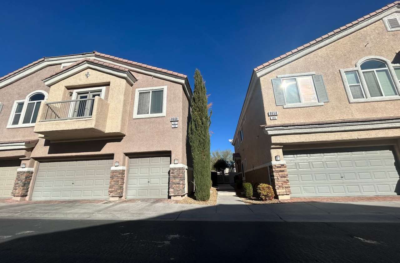 Townhome with garage
