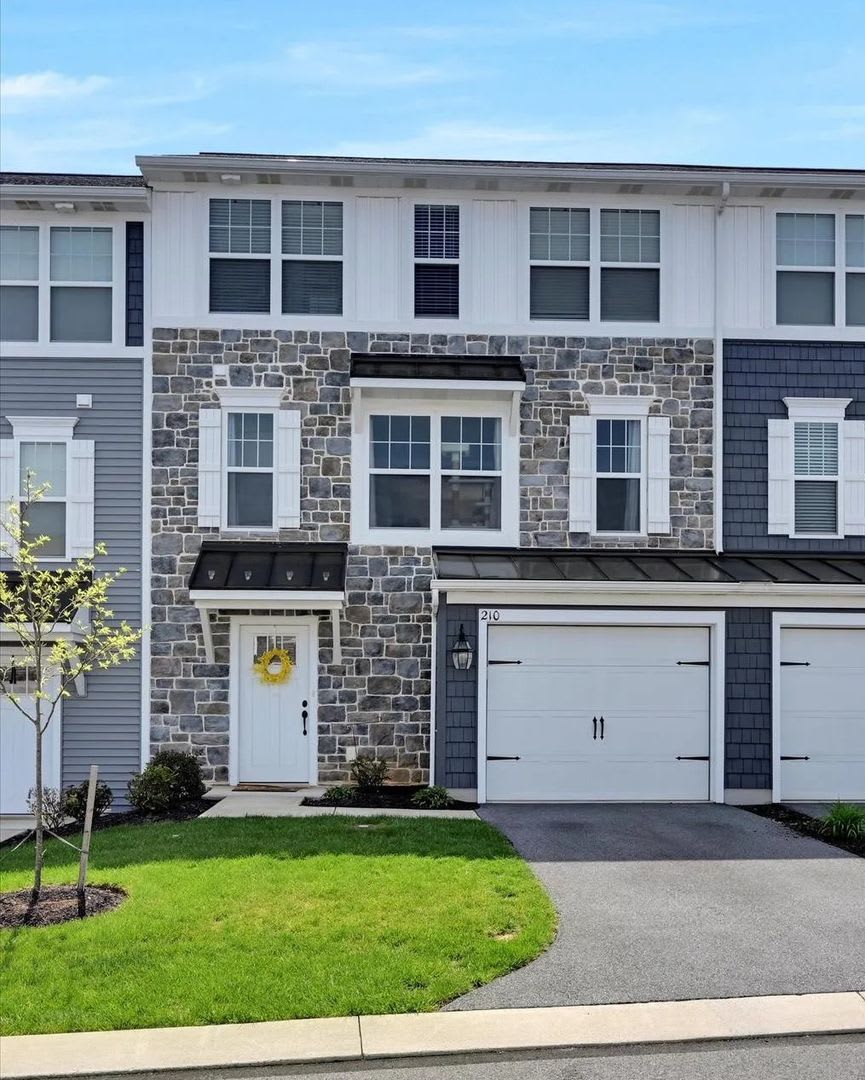 Spacious Modern 3 Bedroom Townhome in Annville, Pa