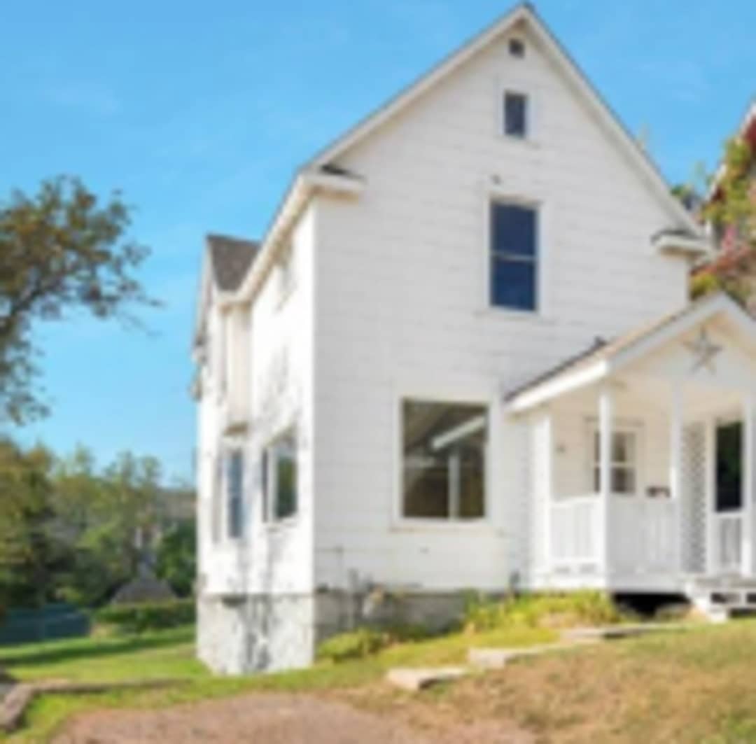 319 N 22nd Ave W – Available 02/06/2026