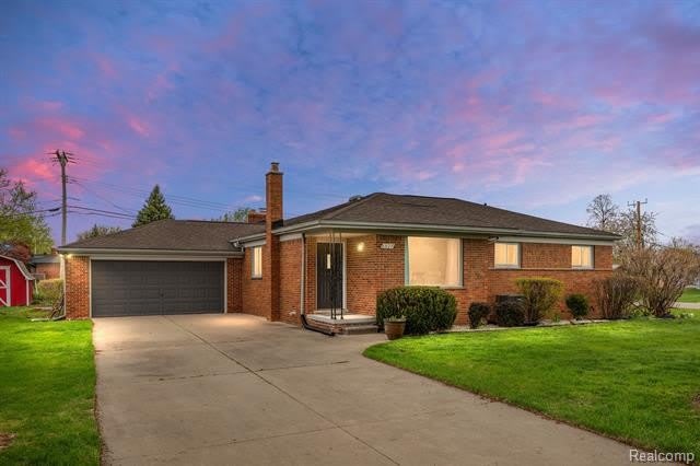 8527 METROPOLITAN Parkway