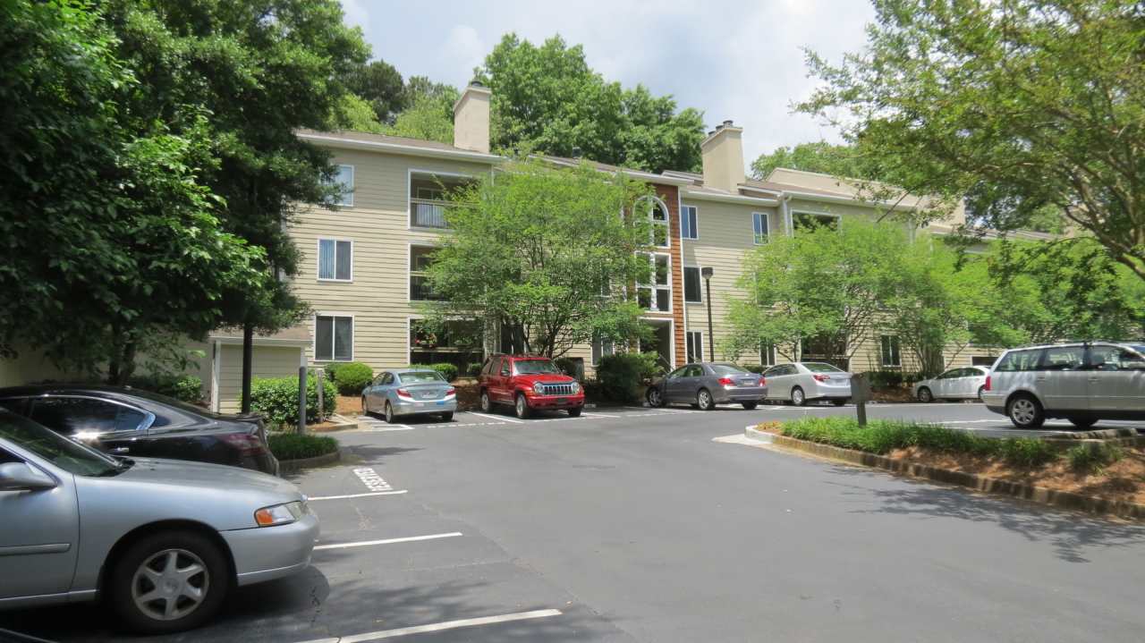 Ground Floor Condo Near Emory, CDC  Decatur