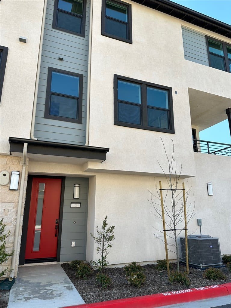 2957 W. Lincoln Avenue