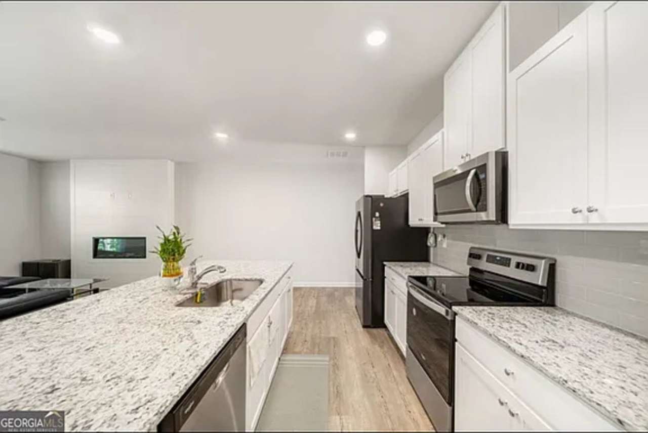 Charming 3BR Townhome in Flowery Branch