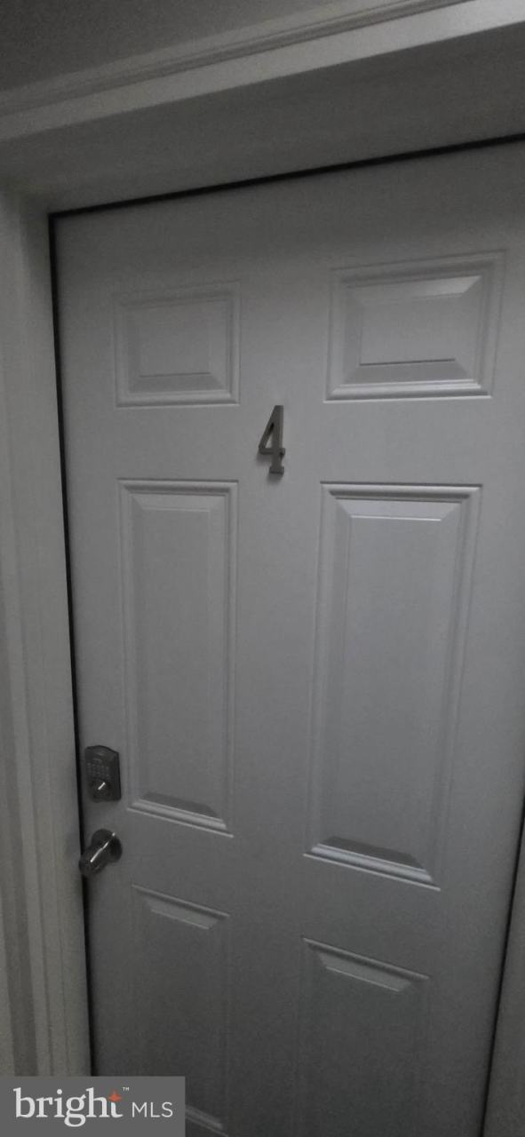 1400 STAPLES Street NE unit: 4