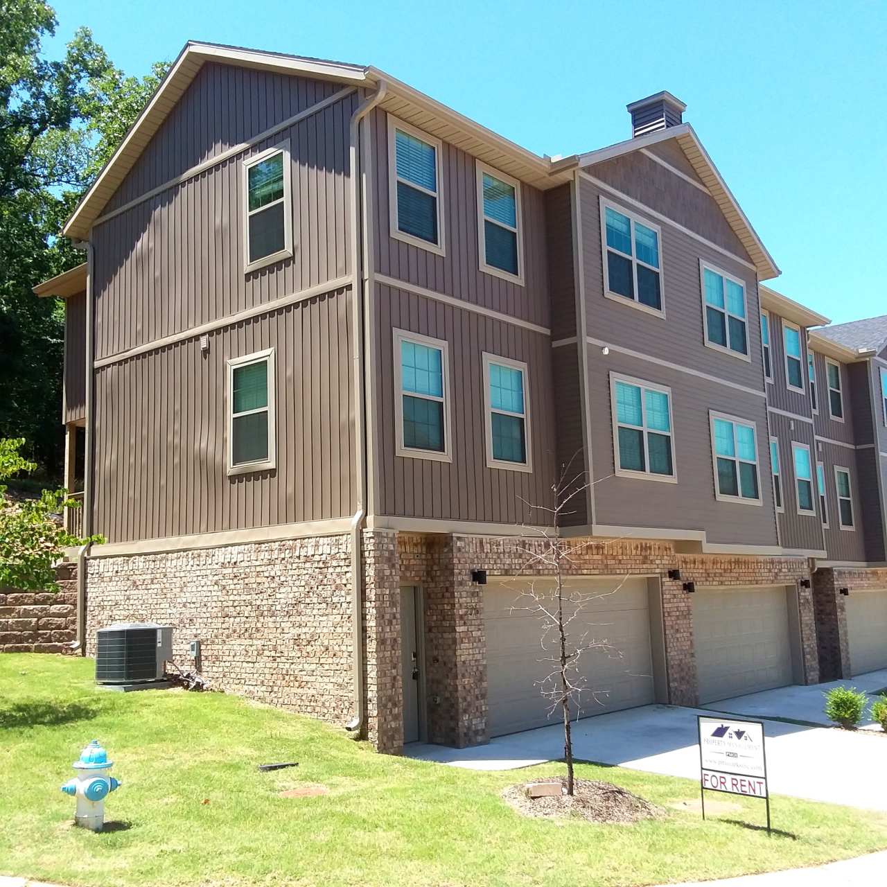 249 S Rolling Woods Way