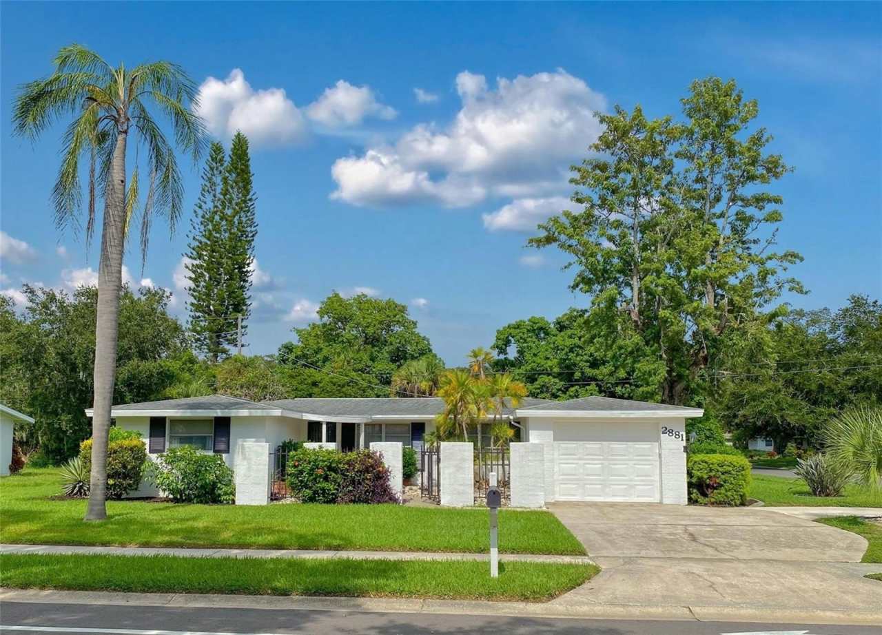 2881 GULF GATE DRIVE