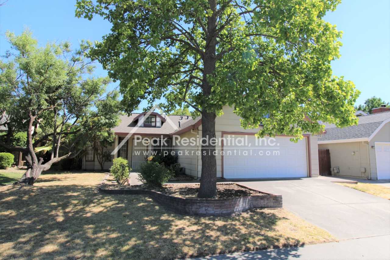 Very Nice 3bd/2ba Citrus Heights Home with 2 Car Garage  More