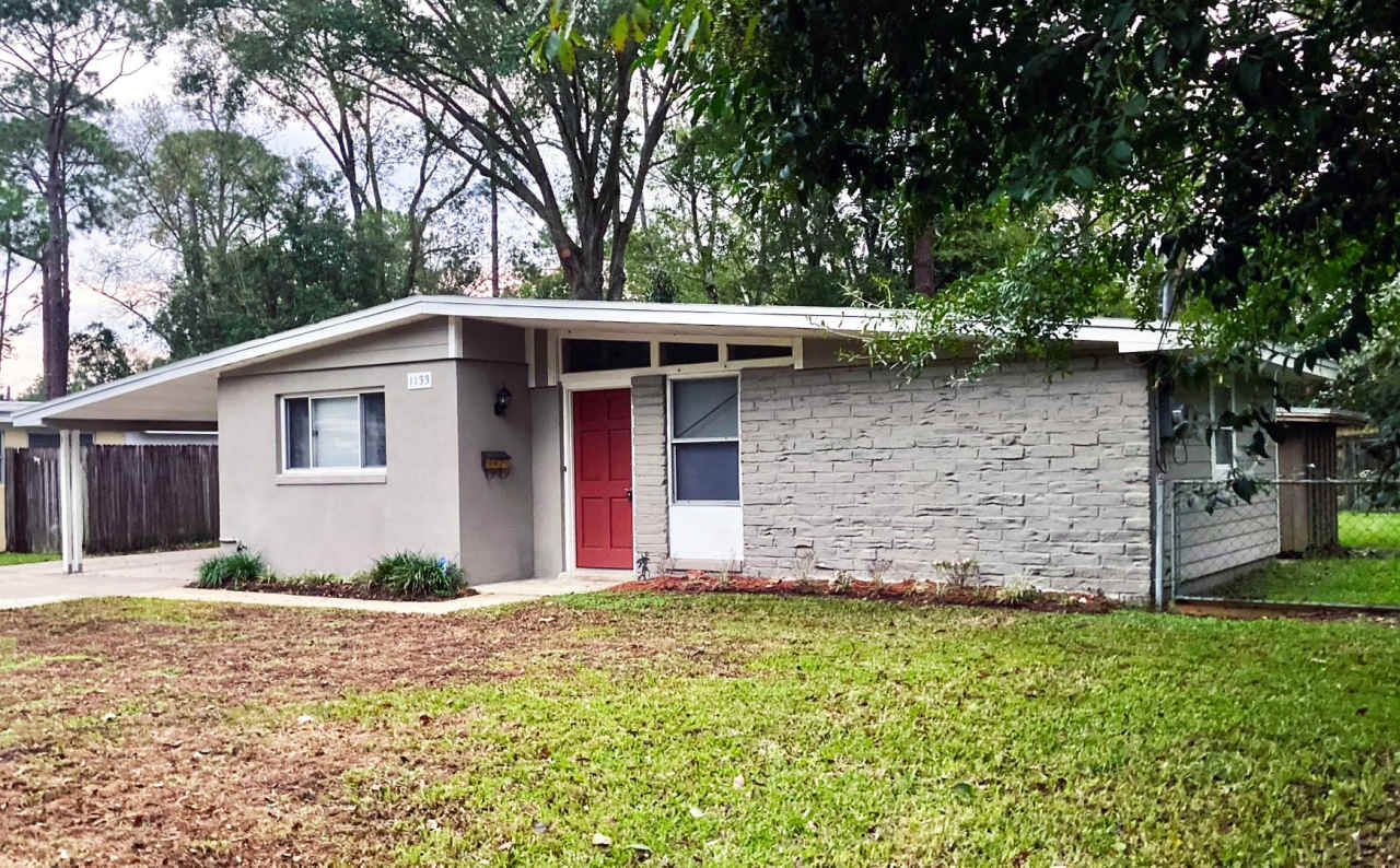 ***HOLIDAY SPECIAL NO RENT FOR DECEMBER*** Charming Home in Established Jacksonville Neighborhood