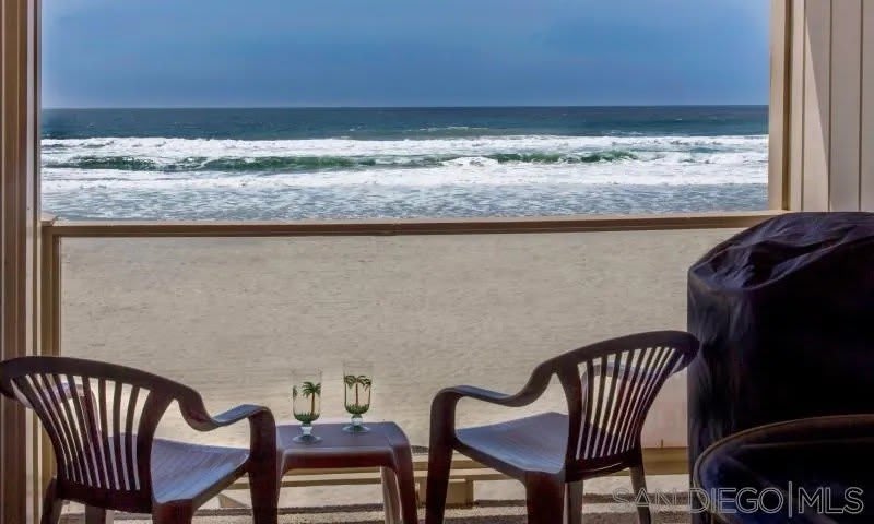 3755 Ocean Front Walk