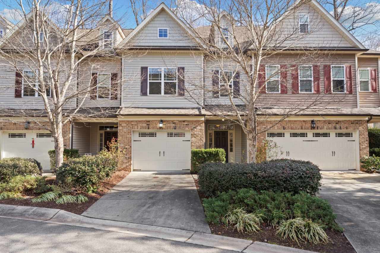 Beautiful Spacious Three Bedroom Townhouse in Carrboro!