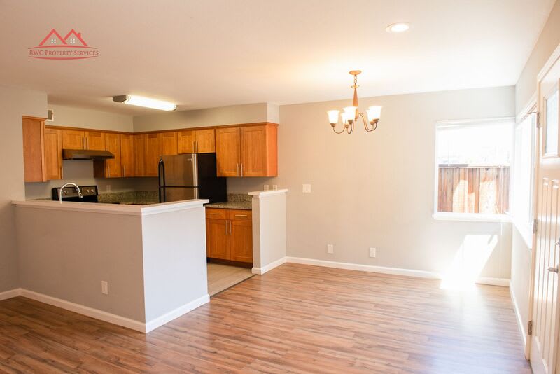 1824 El Parque Court