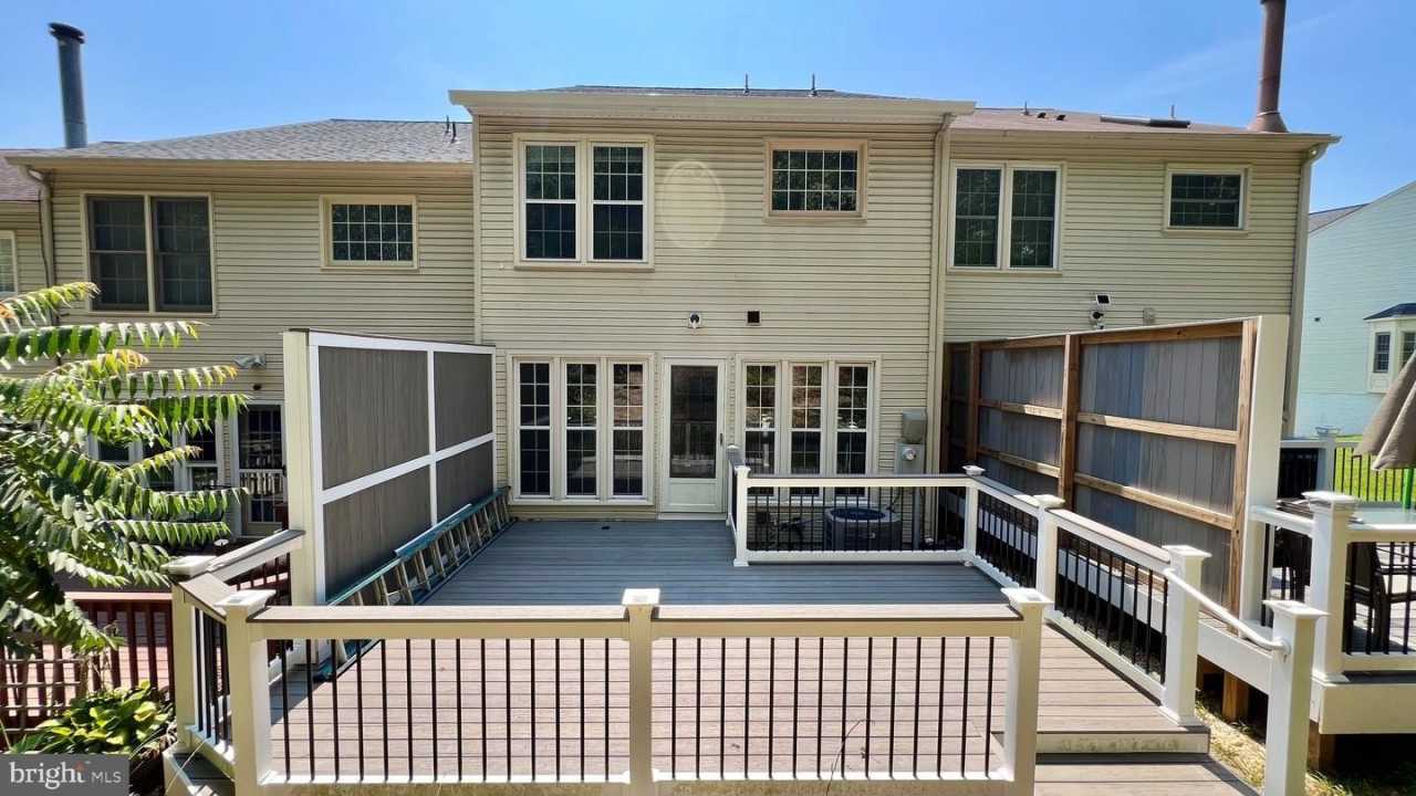 208 FAIR OAKS AVE