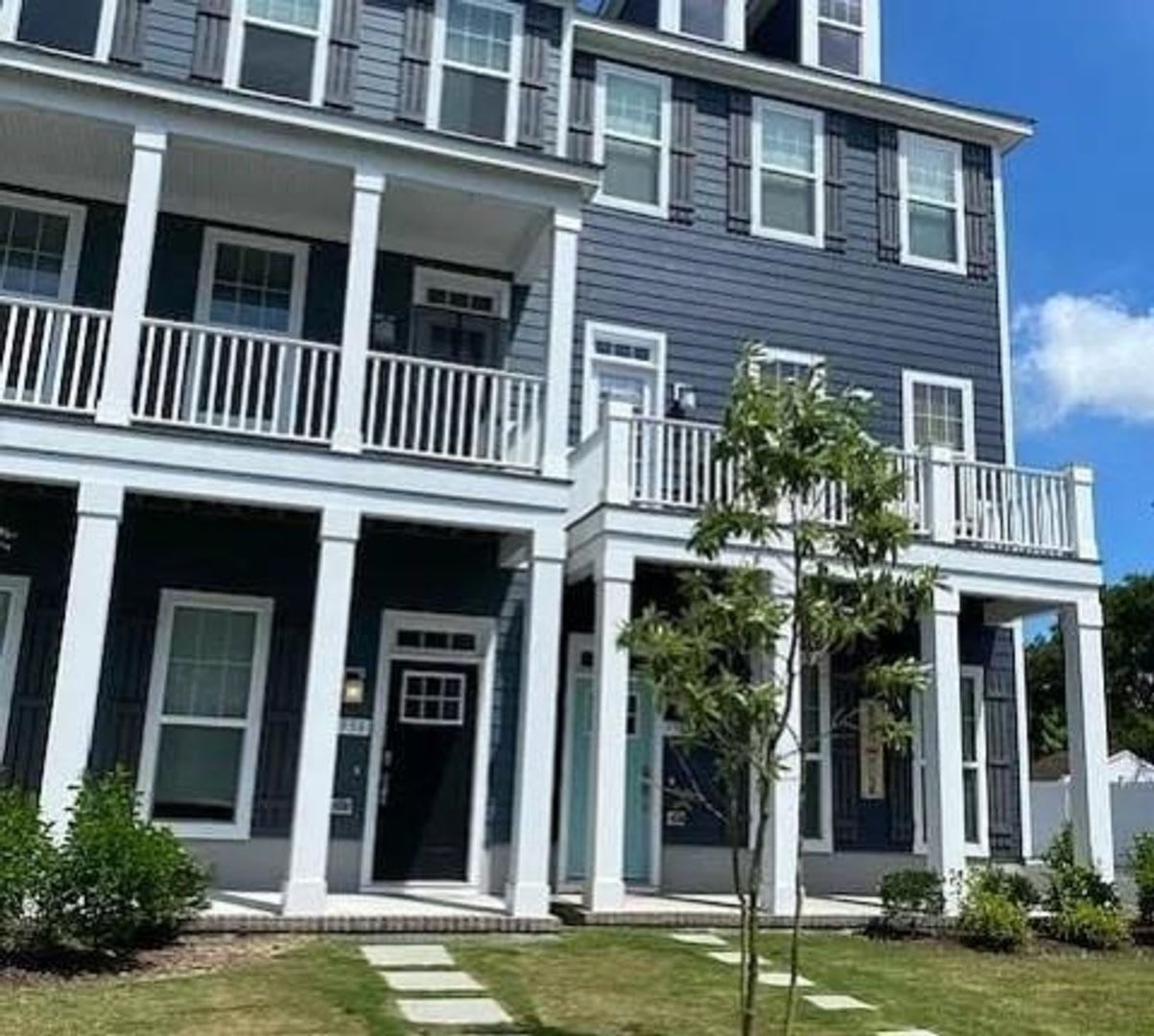 Spacious 3BR House 2 Blocks from the Beach