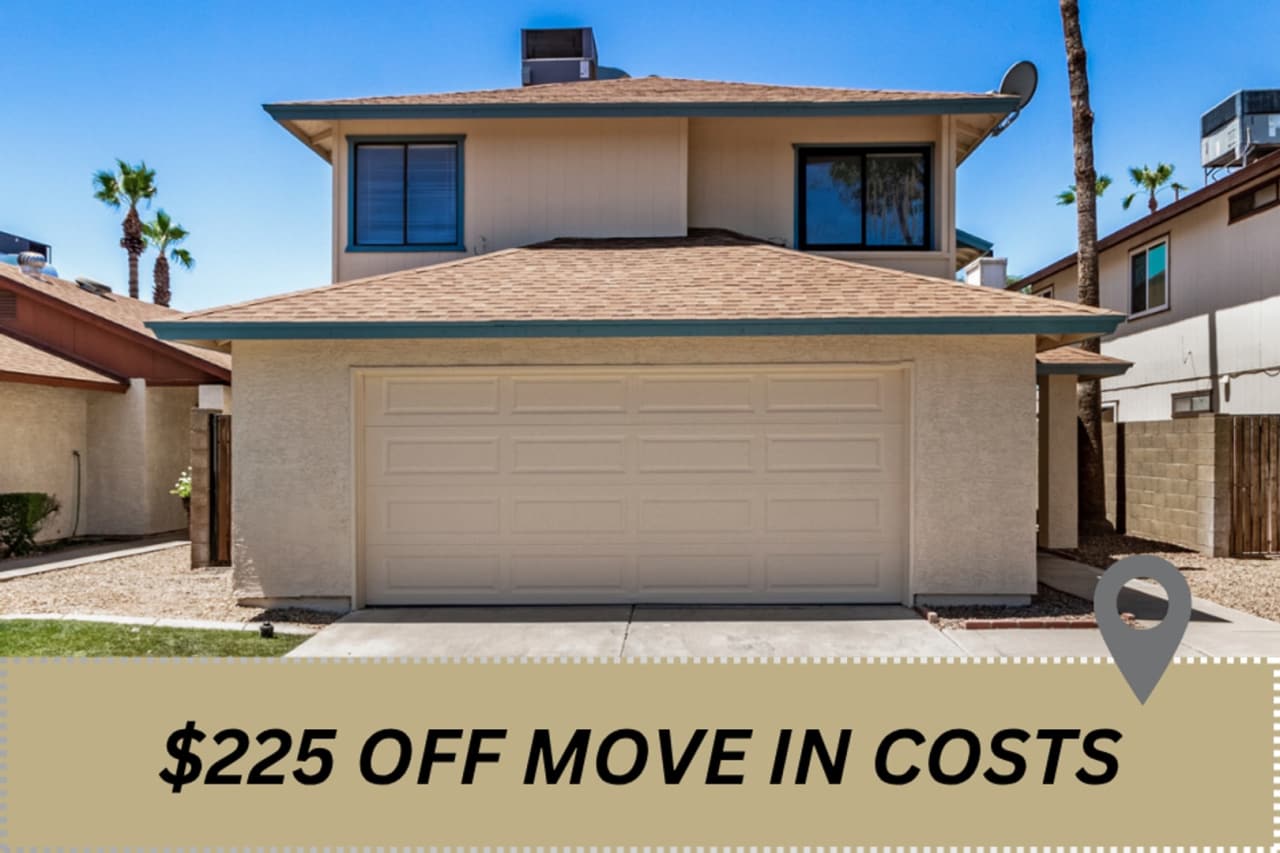 NEWLY UPDATED rental in Phoenix!! 3 bed, 2.5 bath!