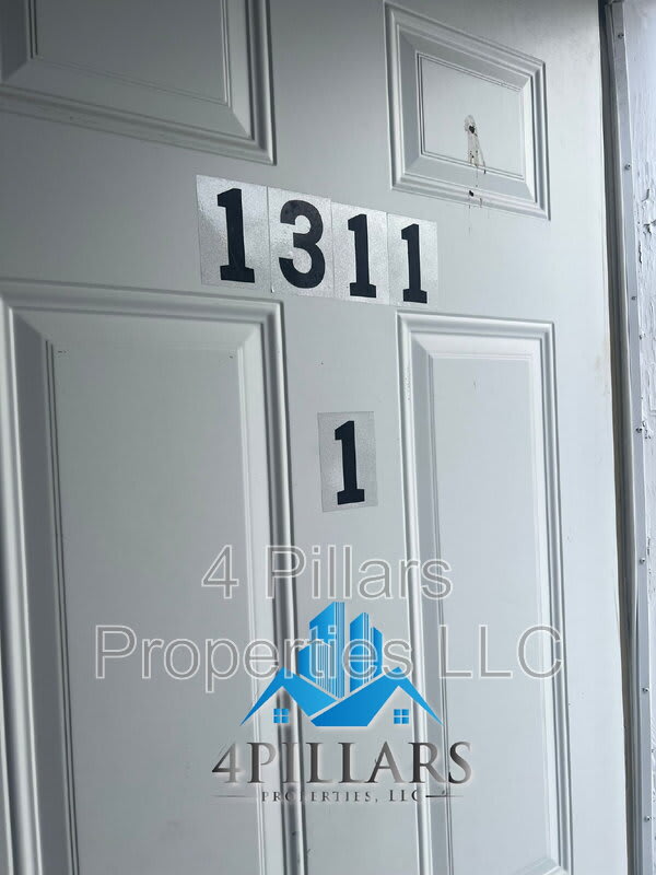 1311 E Columbus Dr