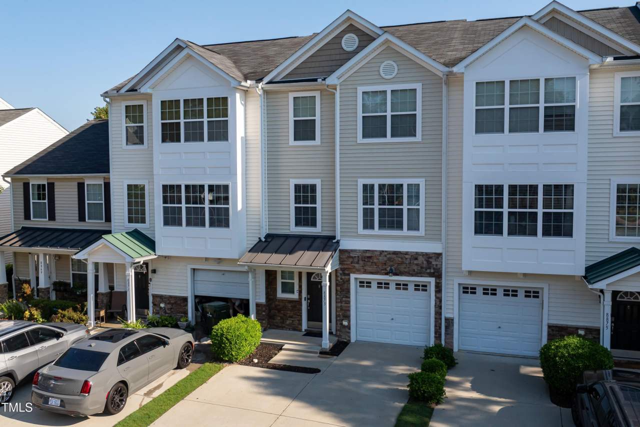 8873 Thornton Town Place