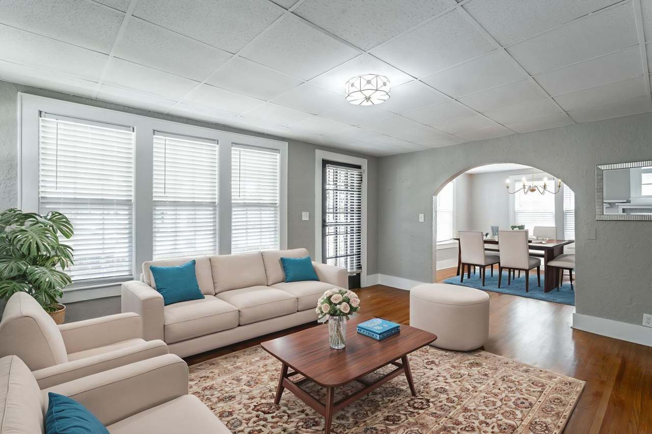 MOVE IN SPECIAL $1000 OFF 1ST MONTH'S RENT for over 2000 SF Renovated 4-Bedroom Home near Downtown Chattanooga!