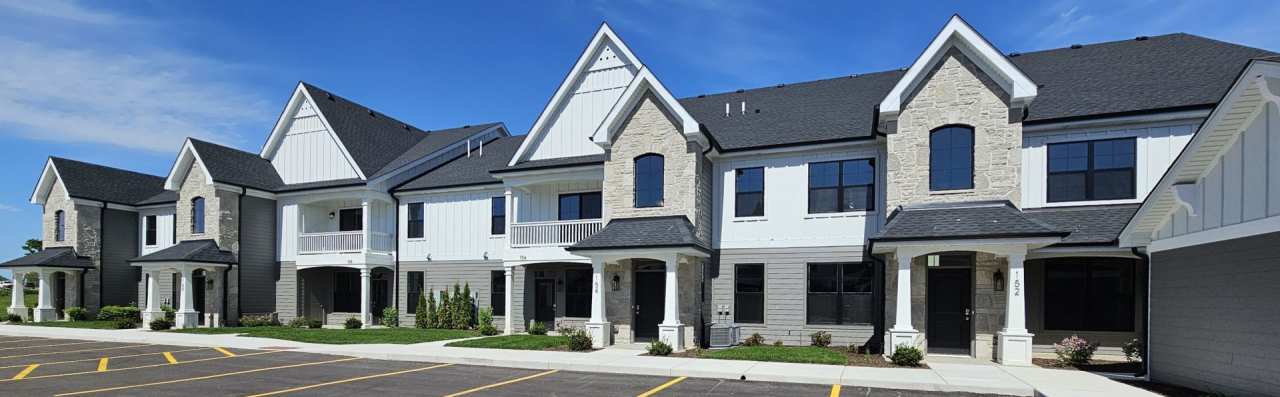 Emery Oak-2Br/2Ba Rental Home-First Floor