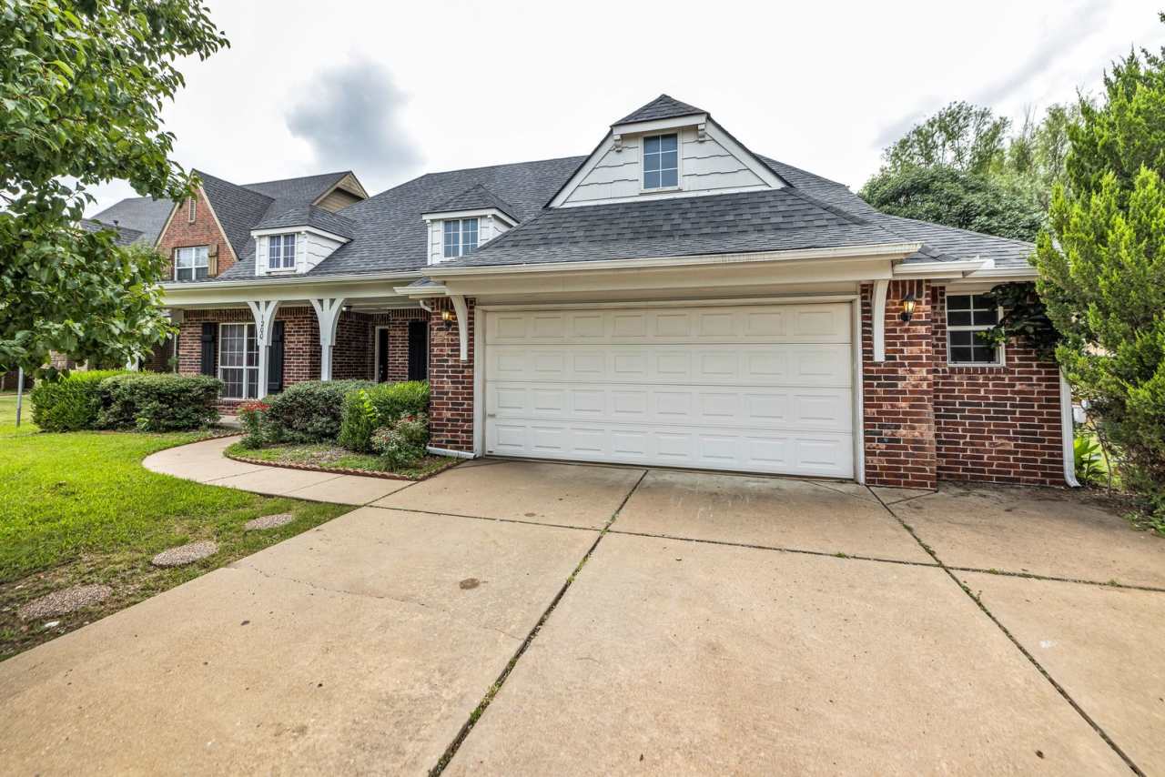 Welcome to this gorgeous home in the highly desirable Eddington Place neighborhood!