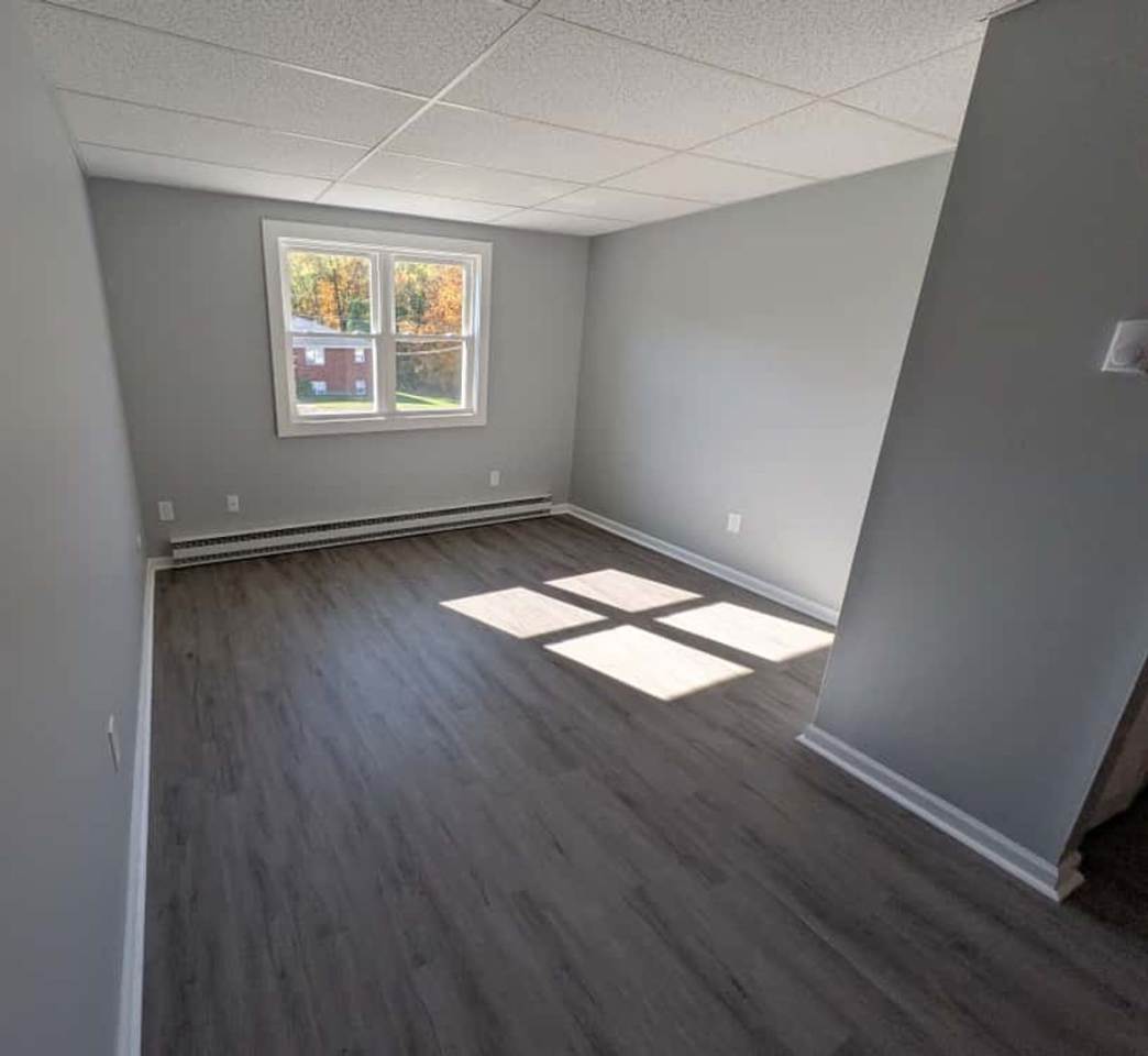 Stylish 1-Bedroom Apartment – Renovated  Peaceful Living