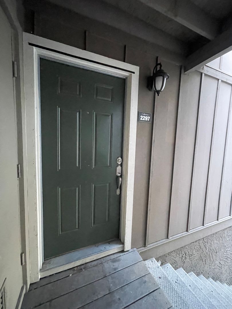 Wonderful Updated 2 Bedroom 2 Bath Upstairs Corner Unit