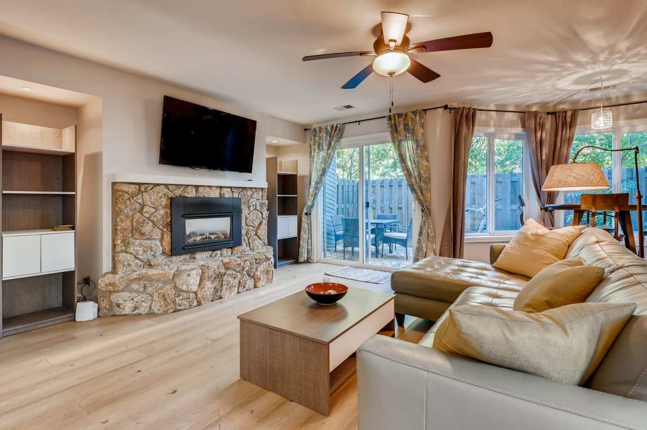 Outstanding 2 BDR With Dedicated Office