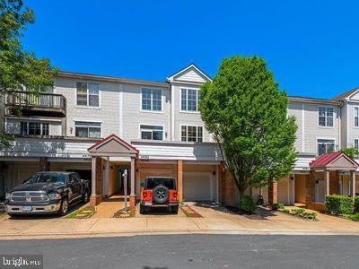 44182 MOSSY BROOK Square