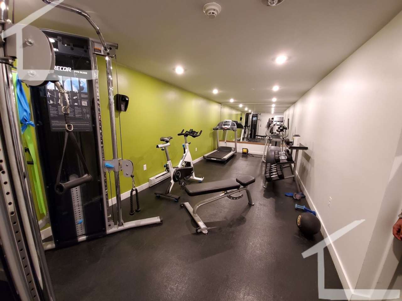 Nice 1 bed in Brookline