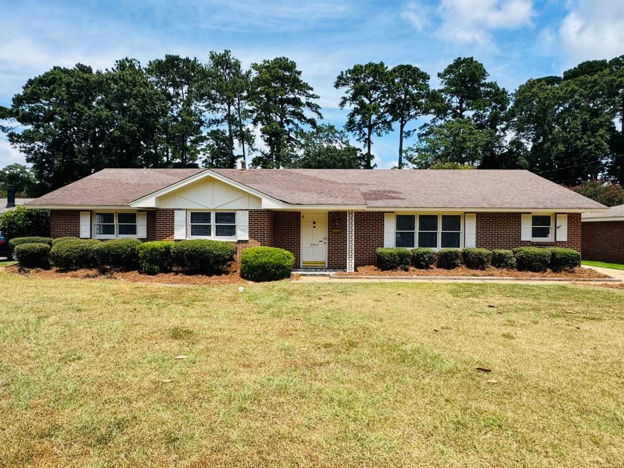 Room to Roam, Comfort to Stay — This Updated 3 Bedroom Is Here to Make Your Day!